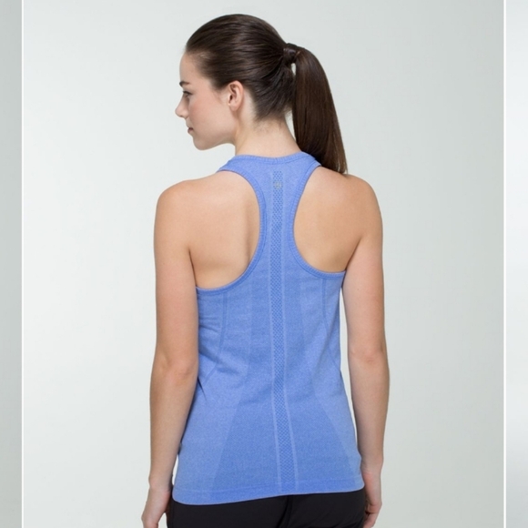 Lululemon Run: Swiftly Tech Racerback. Heathered Lullaby (blue / purple). Size 8 - Picture 2 of 14